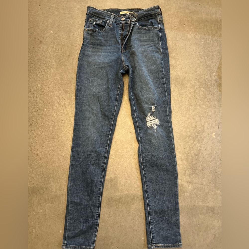 Levis Medium Wash Distressed High Rise Skinny Jeans Women’s Size 28